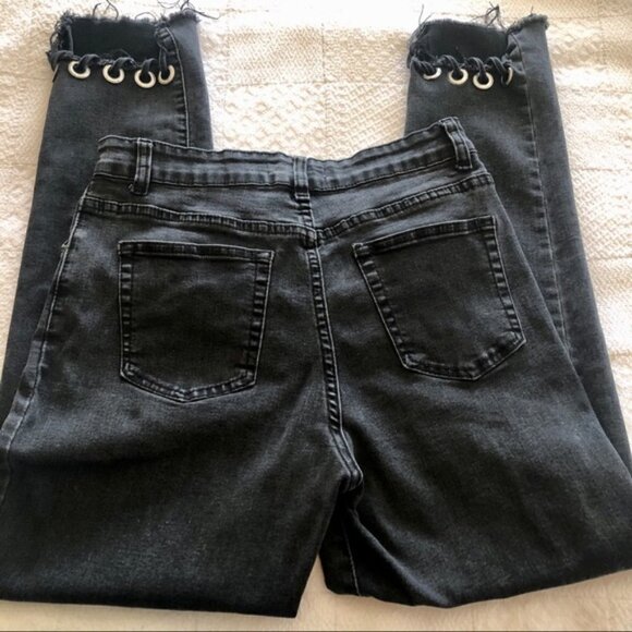 Glamorous Jeans Black Denim High Waist Grommet Frayed Step Hem size Medium - Picture 9 of 16